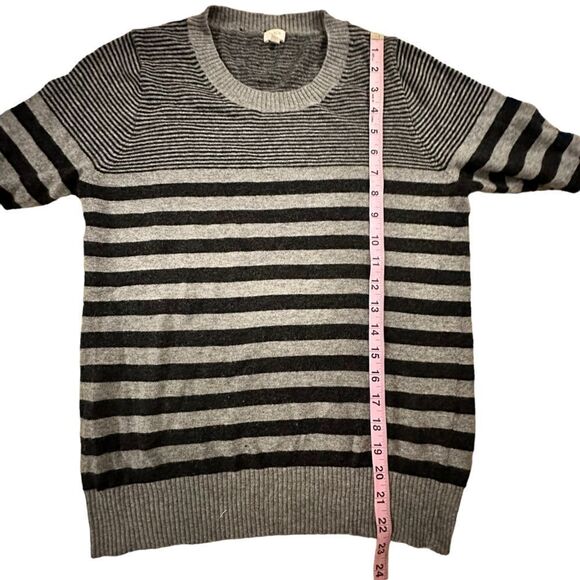 J. Crew ~ Black and grey striped crew neck sweater ~ merino wool blend ~ size M - Picture 7 of 10